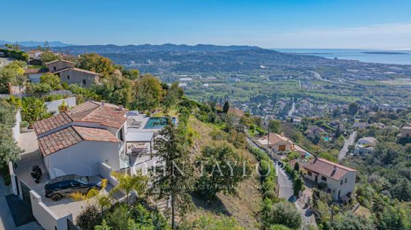 Belle maison contemporaine vue mer panoramique