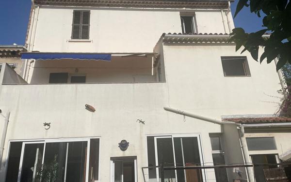 Maison à vendre    7 pièces • 170 m2 La Seyne-sur-Mer