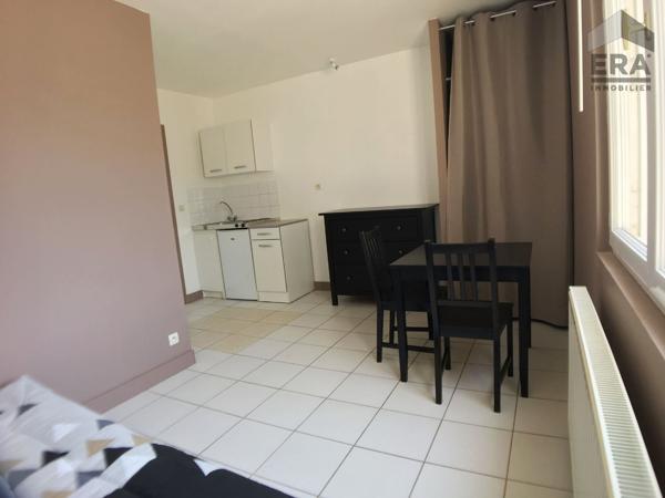 STUDIO MEUBLE A LOUER - BLOIS - REFAIT A NEUF, PROCHE CENTRE-VILLE, LYCÉES ET ECOLES