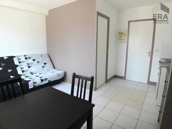 STUDIO MEUBLE A LOUER - BLOIS - REFAIT A NEUF, PROCHE CENTRE-VILLE, LYCÉES ET ECOLES