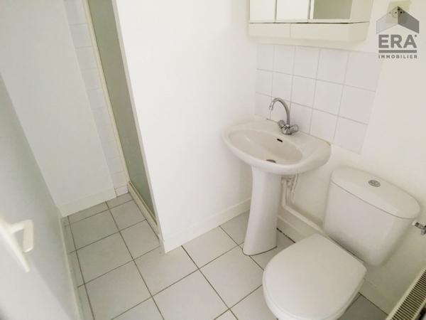 STUDIO MEUBLE A LOUER - BLOIS - REFAIT A NEUF, PROCHE CENTRE-VILLE, LYCÉES ET ECOLES