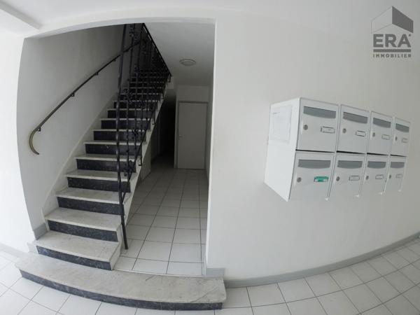 STUDIO MEUBLE A LOUER - BLOIS - REFAIT A NEUF, PROCHE CENTRE-VILLE, LYCÉES ET ECOLES