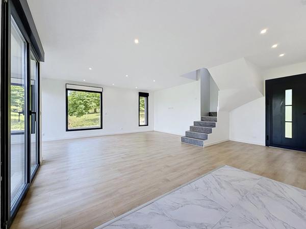 CHENS-SUR-LÉMAN – Maison jumelée type T4, magnifique vue lac, calme absolu