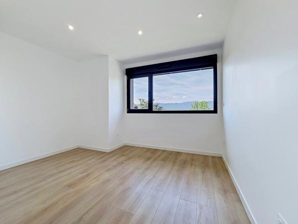 CHENS-SUR-LÉMAN – Maison jumelée type T4, magnifique vue lac, calme absolu