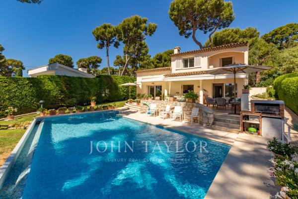 Cap d'Antibes | Dans la Pinède