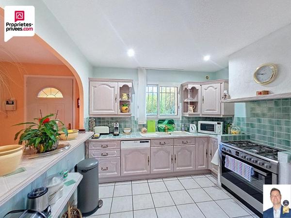 Villa  5 pièces 4 chambres avec pîscine et garage sur terrain de 1500 m2