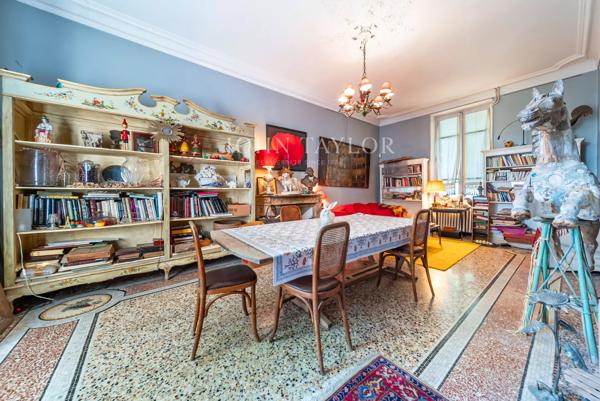 Maison Bourgeoise en plein coeur de village