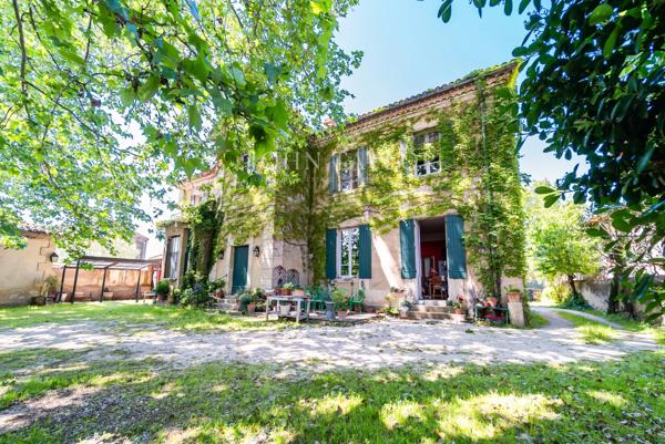 Maison Bourgeoise en plein coeur de village