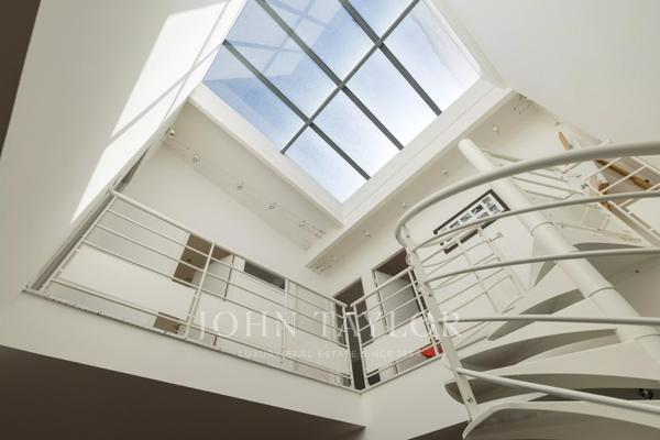 Maison esprit loft avec garage XXL – Quartier Nansouty, Bordeaux