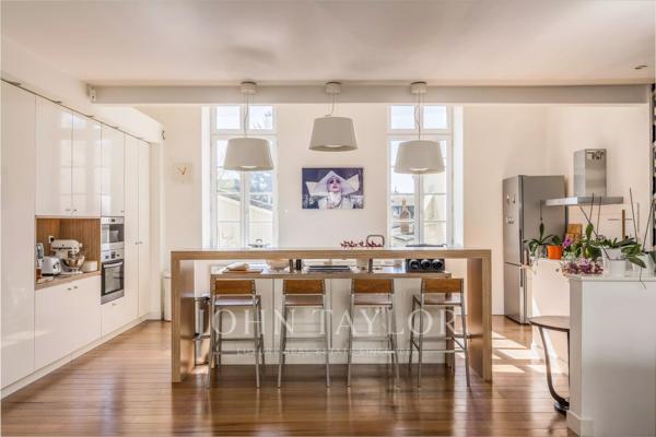 Maison esprit loft avec garage XXL – Quartier Nansouty, Bordeaux