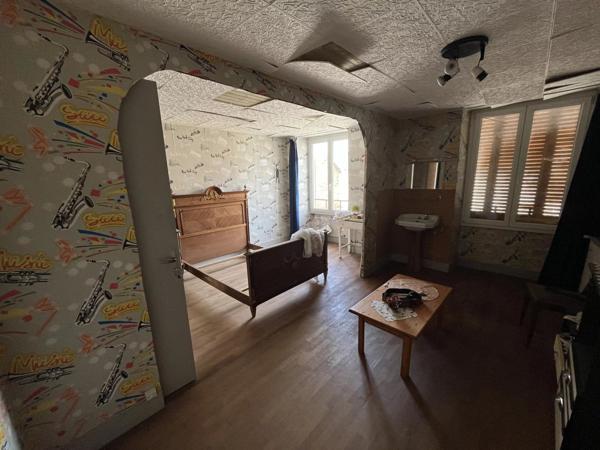 Vente Maison de village 10 pièces 287 m2 à Neuilly-l'Évêque