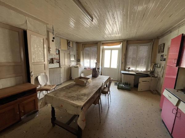 Vente Maison de village 10 pièces 287 m2 à Neuilly-l'Évêque