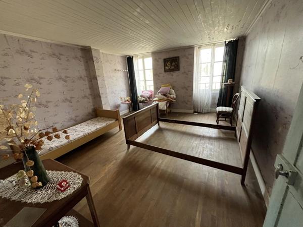 Vente Maison de village 10 pièces 287 m2 à Neuilly-l'Évêque