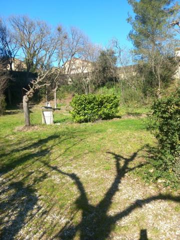 BEAU TERRAIN DE 791m²