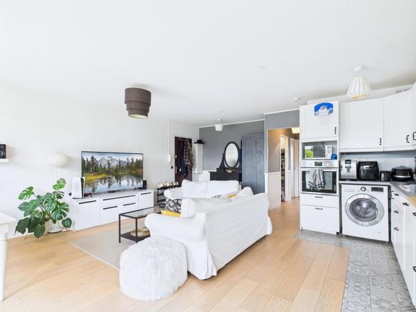 Nouveauté - 2 pièces de 67 m² - Balcon - DPE C - 10 min métro Ligne 14