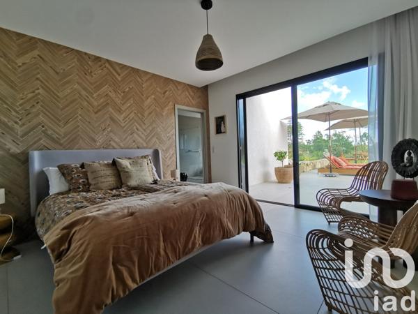 Demeure 8 pièces de 230 m² à Montauroux (83440)