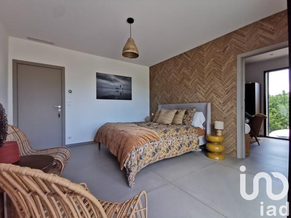 Demeure 8 pièces de 230 m² à Montauroux (83440)