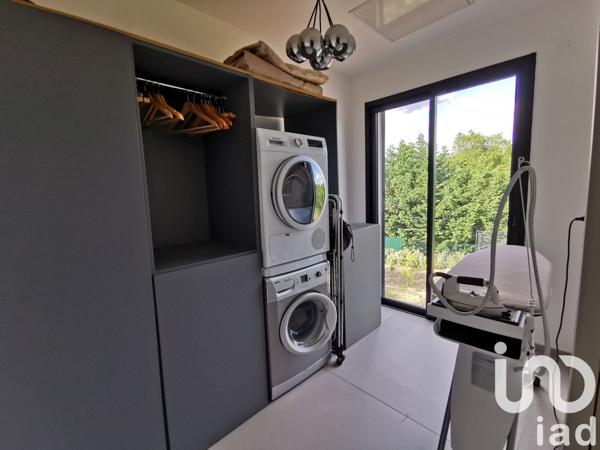 Demeure 8 pièces de 230 m² à Montauroux (83440)