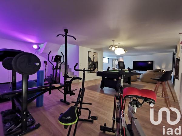 Demeure 8 pièces de 230 m² à Montauroux (83440)