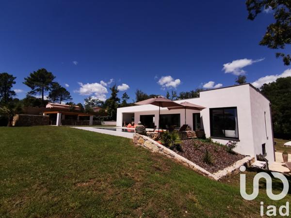 Demeure 8 pièces de 230 m² à Montauroux (83440)