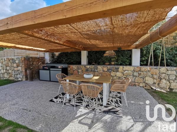 Demeure 8 pièces de 230 m² à Montauroux (83440)