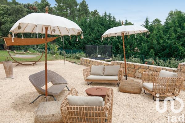 Demeure 8 pièces de 230 m² à Montauroux (83440)