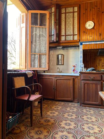 COTE PAVEE A DEUX PAS DE SAINTE MARIE DES CHAMPS GRANDE MAISON FAMILIALE A RENOVER