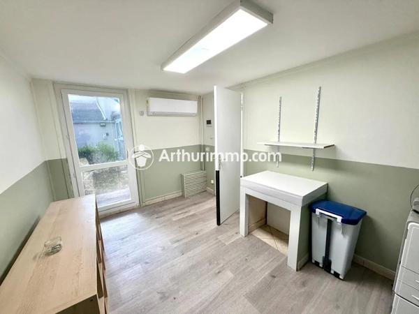 Location                                                      Local commercial
                        
                     3 pièces                      62 m2                     à Bondoufle