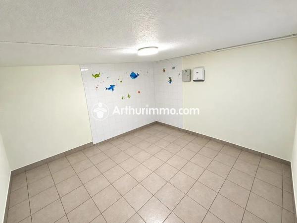 Location                                                      Local commercial
                        
                     3 pièces                      62 m2                     à Bondoufle