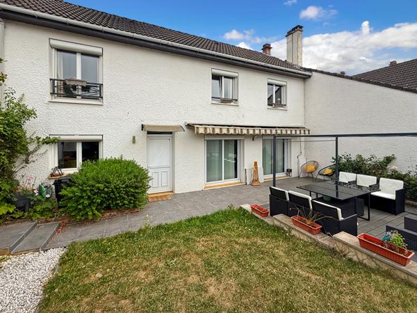 A vendre belle maison 5 pièces située à Jouy Le Moutier de 100 m2