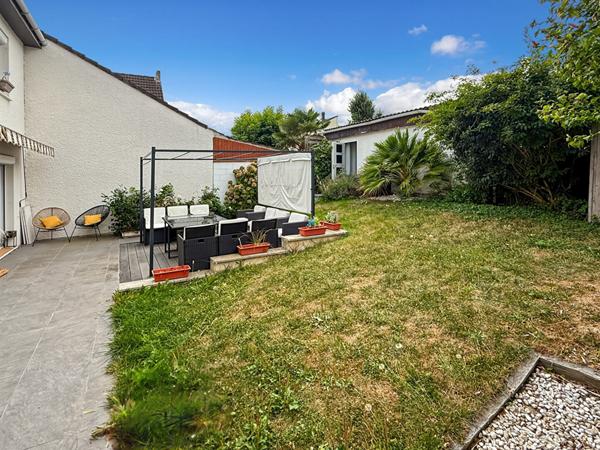 A vendre belle maison 5 pièces située à Jouy Le Moutier de 100 m2