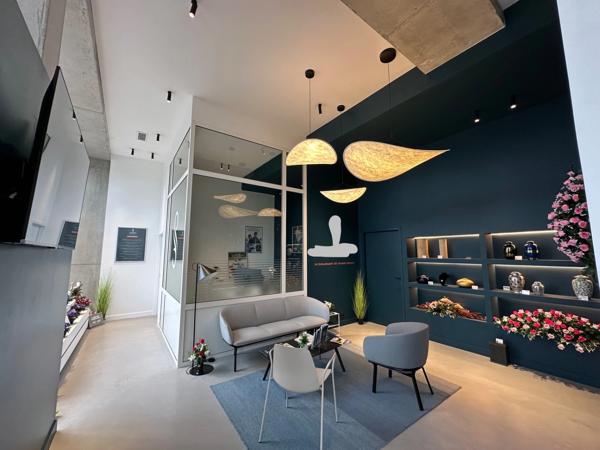 Dpt Rhône (69), à louer VILLEURBANNE Local commercial/service de 93m2 rue Léon Blum à la soie