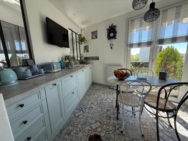 TARBES (65) - Dernier étage - Appartement d'exception de 130 m2 avec balcons.