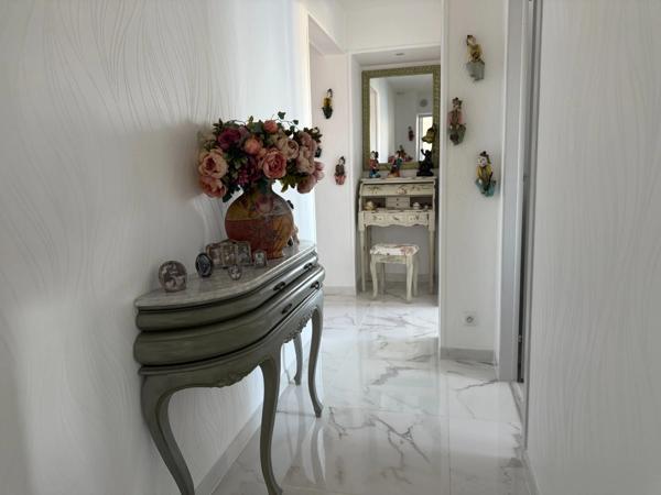 TARBES (65) - Dernier étage - Appartement d'exception de 130 m2 avec balcons.
