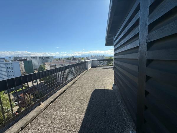 TARBES (65) - Dernier étage - Appartement d'exception de 130 m2 avec balcons.