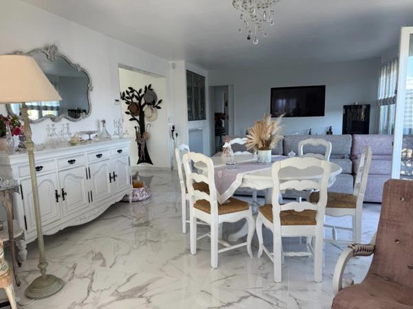 TARBES (65) - Dernier étage - Appartement d'exception de 130 m2 avec balcons.