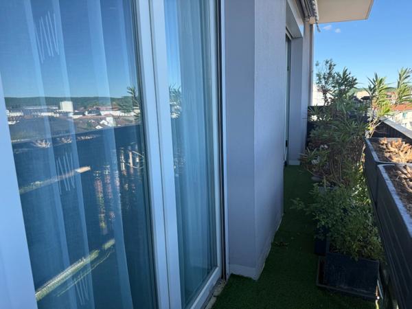 TARBES (65) - Dernier étage - Appartement d'exception de 130 m2 avec balcons.