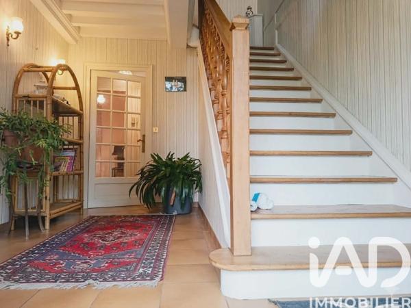 Maison à vendre 5 pièces 209 m² Saint-Romain-le-Puy