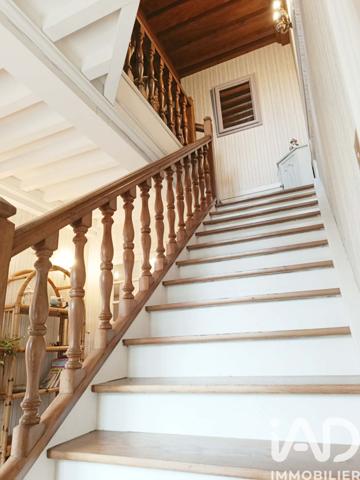 Maison à vendre 5 pièces 209 m² Saint-Romain-le-Puy