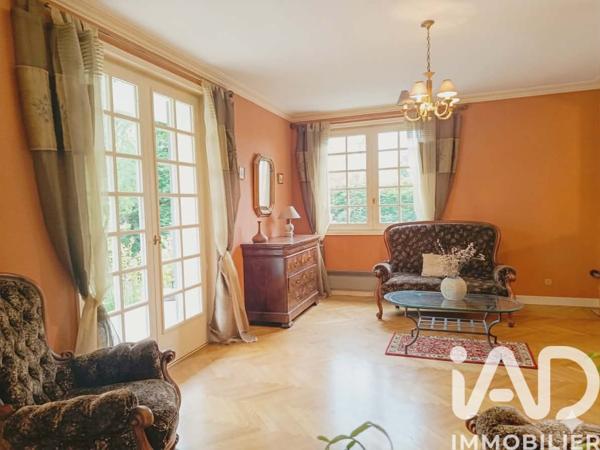 Maison à vendre 5 pièces 209 m² Saint-Romain-le-Puy