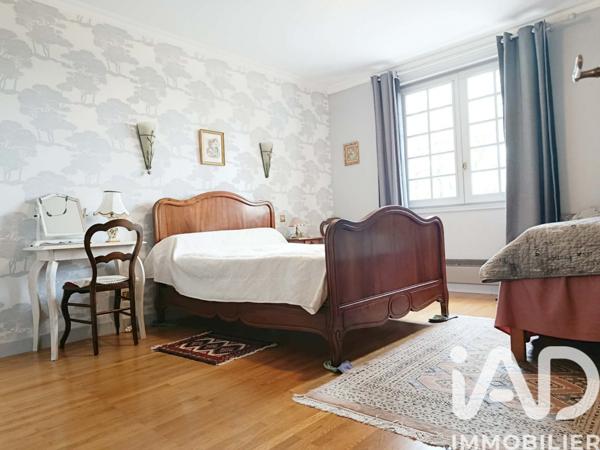 Maison à vendre 5 pièces 209 m² Saint-Romain-le-Puy