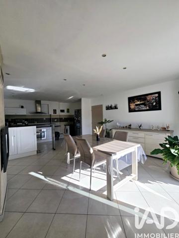 Maison à vendre 6 pièces 150 m² Cuges-les-Pins