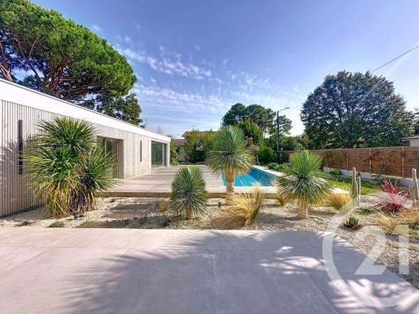 Maison à vendre  11 pièces - 207,74 m 2   ARCACHON  - 33