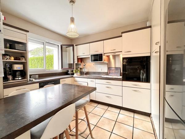 T3 REZ DE JARDIN - PROCHE CENTRE VILLE ANNECY - GARAGE - PARKING