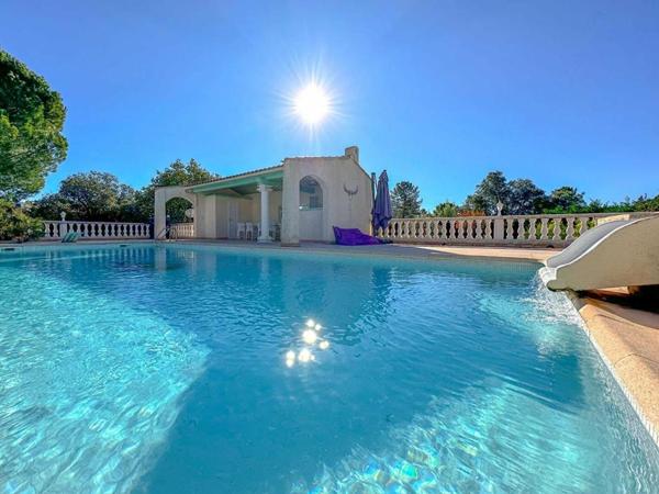 ROQUEBRUNE-SUR-ARGENS - LA BOUVERIE : PROPRIÉTÉ 257 M² - TERRAIN 2 850 M²