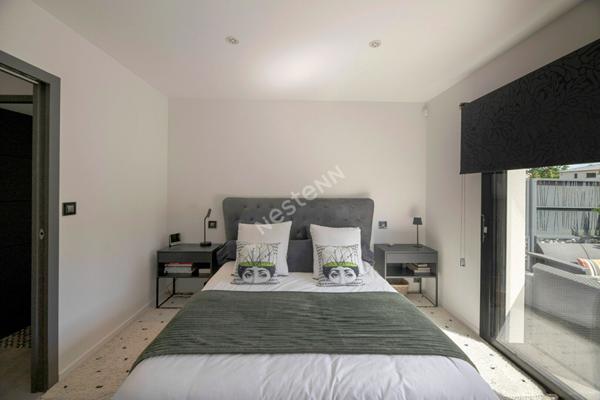 EXCLUSIVITÉ, Villa contemporaine de plain-pied de 173 m² habitable à LA MEZIERE, 77 m² de pièce de vie, 4 chambres, volumes exceptionnels, jardin +1000 m² sans vis-à-vis, à proximité de RENNES