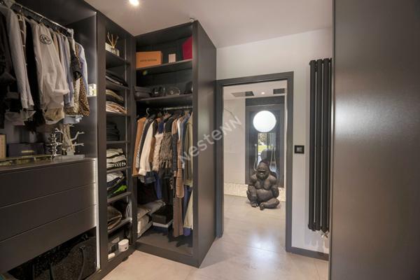 EXCLUSIVITÉ, Villa contemporaine de plain-pied de 173 m² habitable à LA MEZIERE, 77 m² de pièce de vie, 4 chambres, volumes exceptionnels, jardin +1000 m² sans vis-à-vis, à proximité de RENNES
