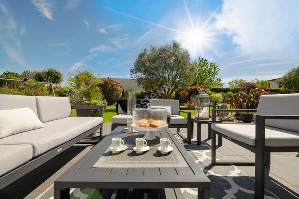 EXCLUSIVITÉ, Villa contemporaine de plain-pied de 173 m² habitable à LA MEZIERE, 77 m² de pièce de vie, 4 chambres, volumes exceptionnels, jardin +1000 m² sans vis-à-vis, à proximité de RENNES