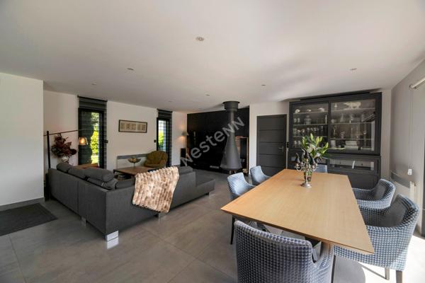EXCLUSIVITÉ, Villa contemporaine de plain-pied de 173 m² habitable à LA MEZIERE, 77 m² de pièce de vie, 4 chambres, volumes exceptionnels, jardin +1000 m² sans vis-à-vis, à proximité de RENNES
