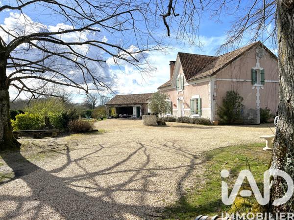 Maison à vendre 8 pièces 257 m² Saint-Martial-d'Artenset